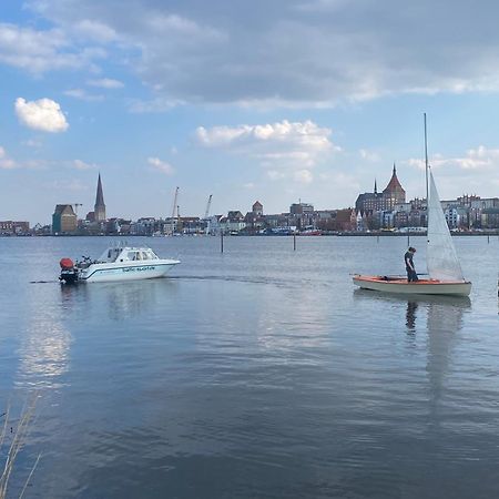 Pension Zum Alten Faehrhaus Rostock Bagian luar foto