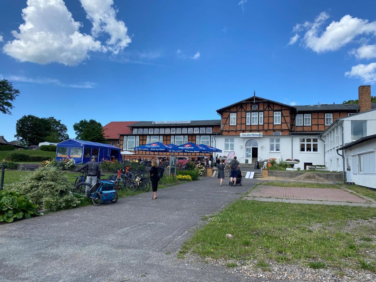 Pension Zum Alten Faehrhaus Rostock Bagian luar foto