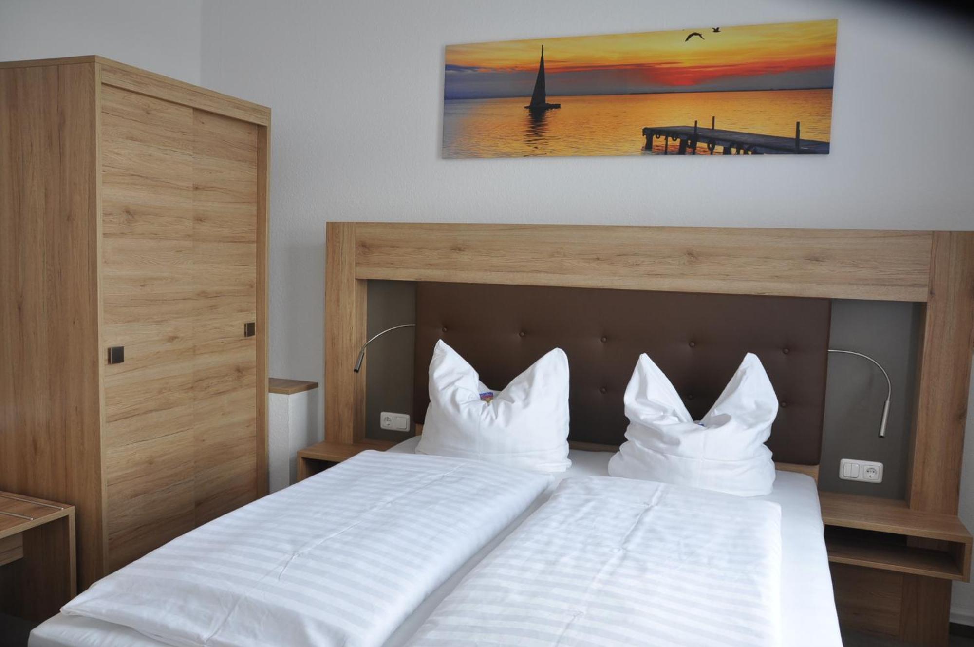 Pension Zum Alten Faehrhaus Rostock Bagian luar foto