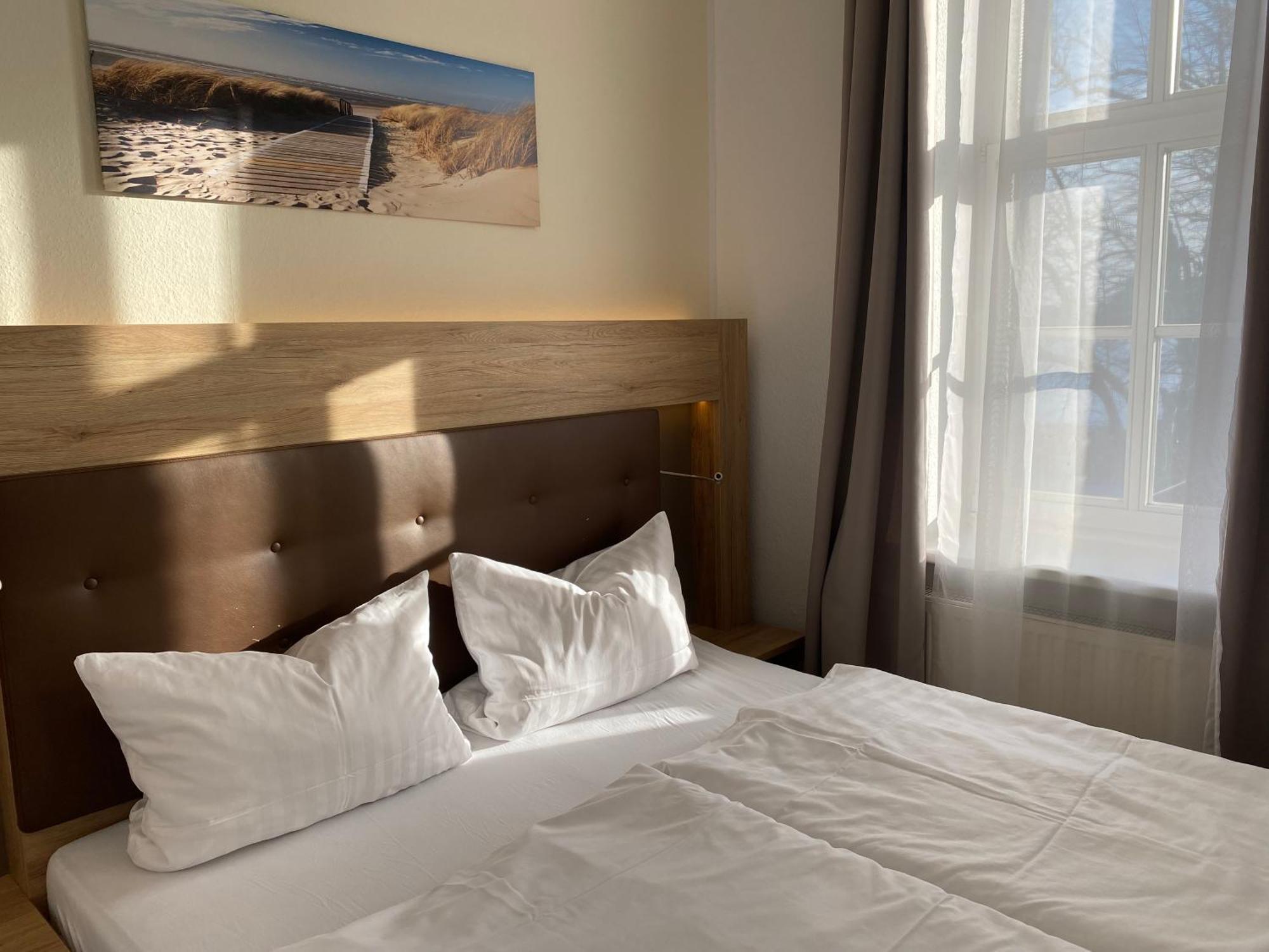 Pension Zum Alten Faehrhaus Rostock Bagian luar foto