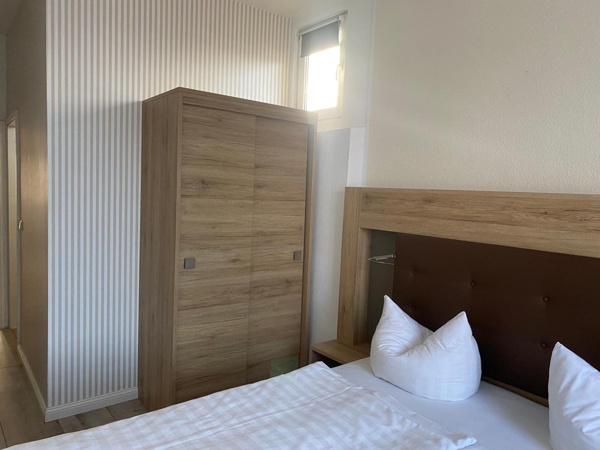 Pension Zum Alten Faehrhaus Rostock Ruang foto